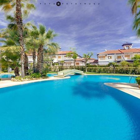 Apartamento Pod Papugami Torrevieja Bagian luar foto