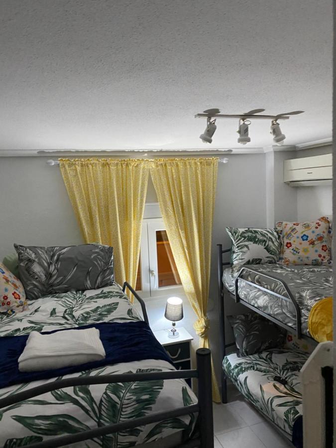 Apartamento Pod Papugami Torrevieja Bagian luar foto