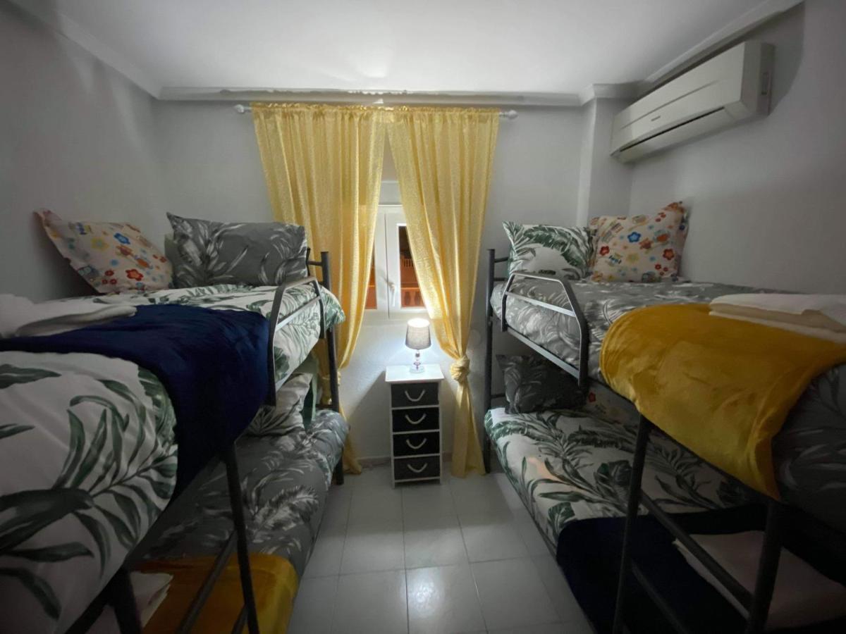 Apartamento Pod Papugami Torrevieja Bagian luar foto