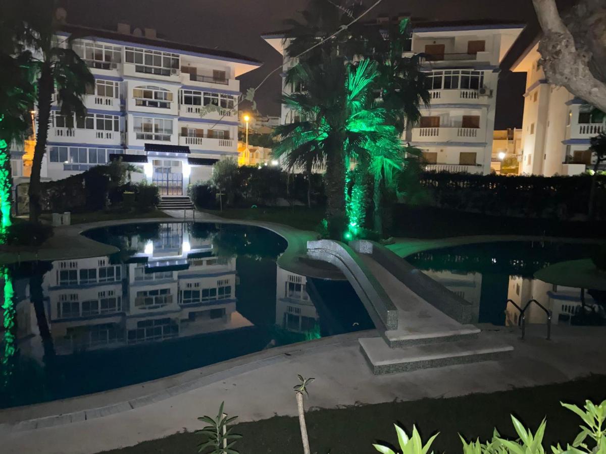 Apartamento Pod Papugami Torrevieja Bagian luar foto