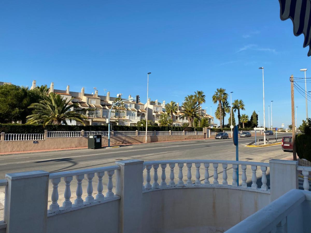 Apartamento Pod Papugami Torrevieja Bagian luar foto