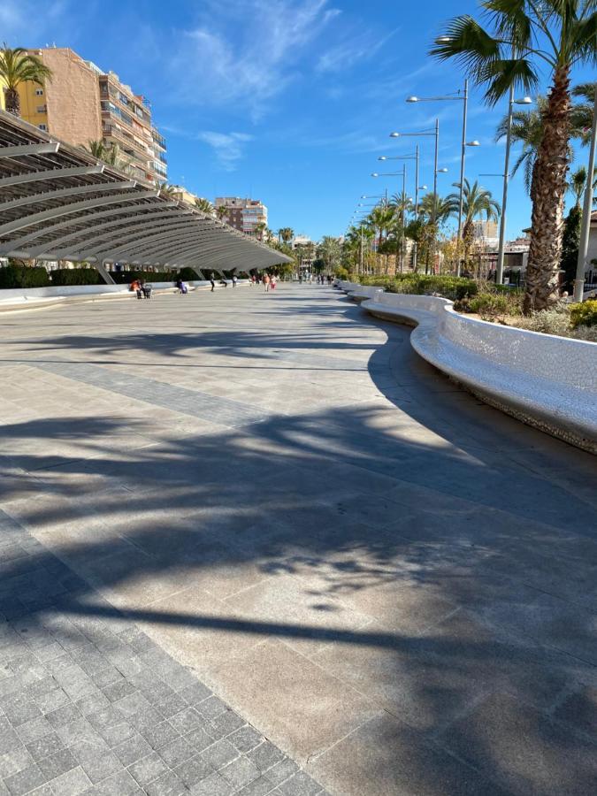 Apartamento Pod Papugami Torrevieja Bagian luar foto
