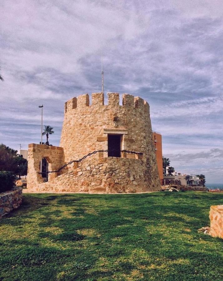 Apartamento Pod Papugami Torrevieja Bagian luar foto